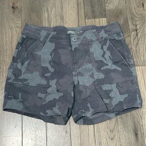 Prana Charcoal Camouflage Cargo Shorts sz: 6